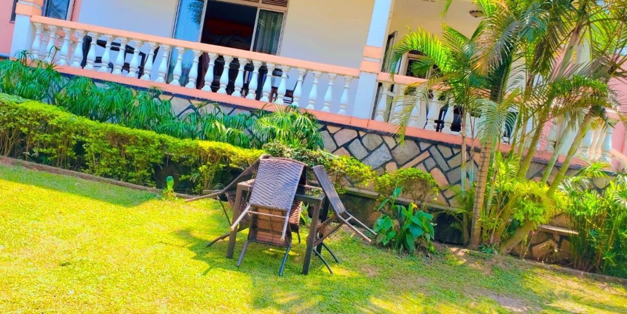 La Feve Beach Bed And Breakfast Entebbe Exterior foto