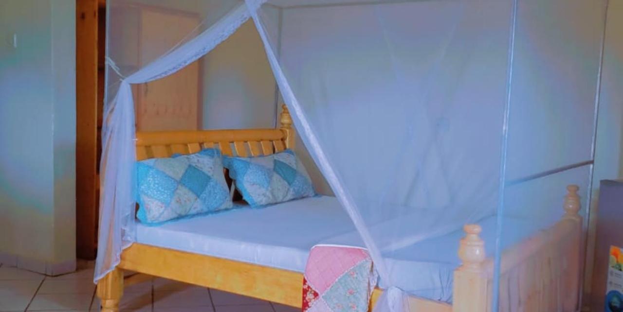 La Feve Beach Bed And Breakfast Entebbe Exterior foto