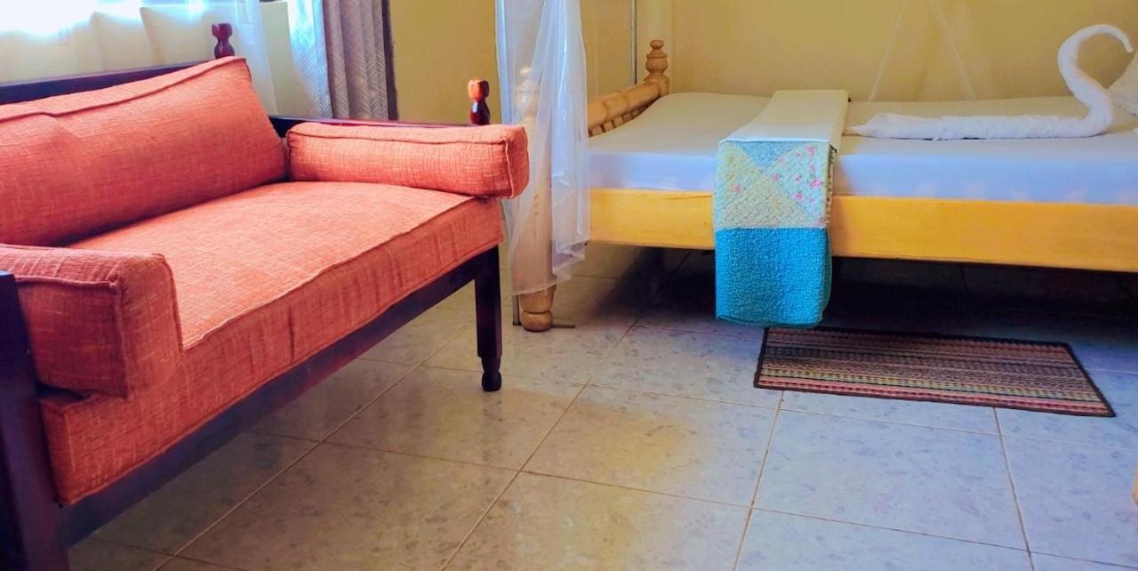 La Feve Beach Bed And Breakfast Entebbe Exterior foto