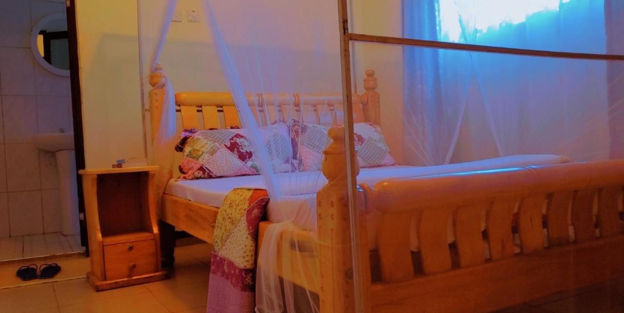 La Feve Beach Bed And Breakfast Entebbe Exterior foto