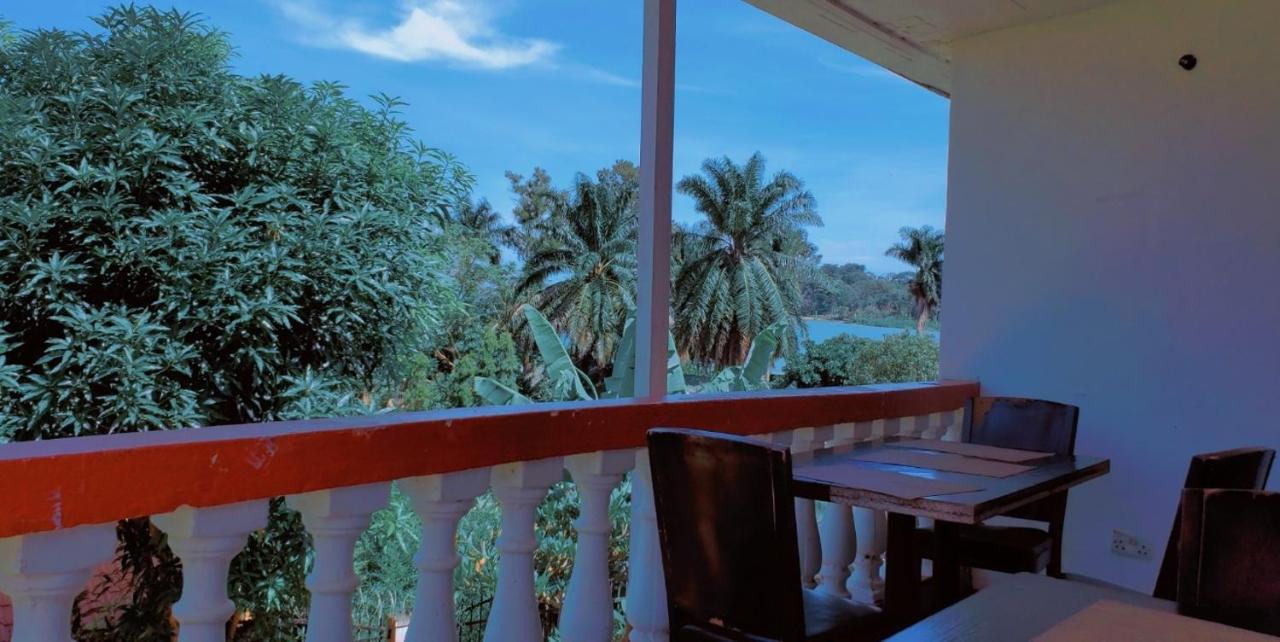 La Feve Beach Bed And Breakfast Entebbe Exterior foto