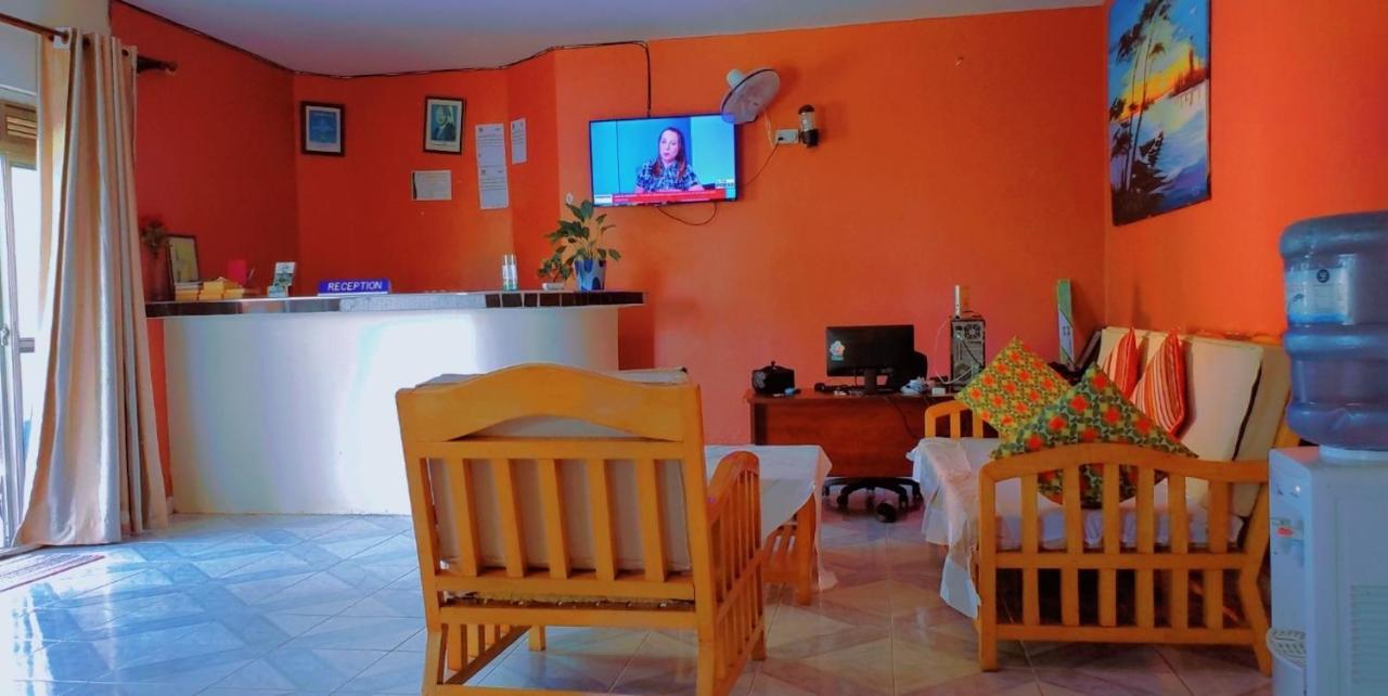 La Feve Beach Bed And Breakfast Entebbe Exterior foto